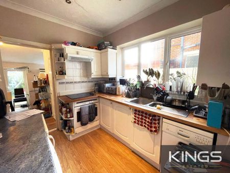 6 bedroom semi-detached house to rent - Photo 2