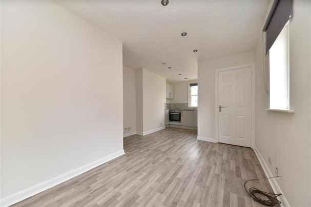 Nightingale Road, Hitchin, SG5 - Photo 1