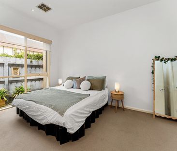 BRILLIANT BEACHSIDE LIFESTYLE ! - Photo 1