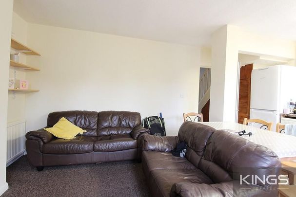 4 bedroom semi-detached house to rent - Photo 1