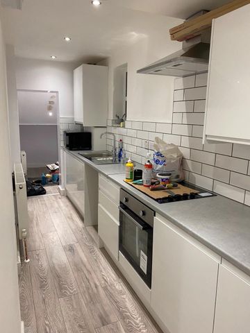 2 Bed Flat, Broad Green Avenue, CR0 - Photo 4