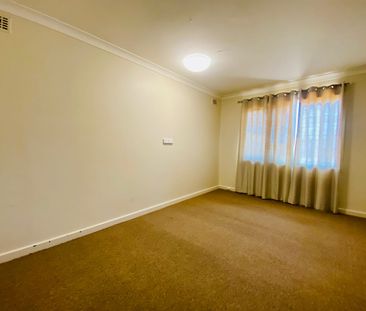 NEED A HUGE WORKSHOP? - Photo 5