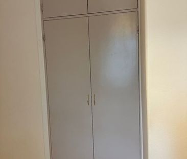 Room in a Shared Flat, Ballantrae House, NW2 - Photo 5