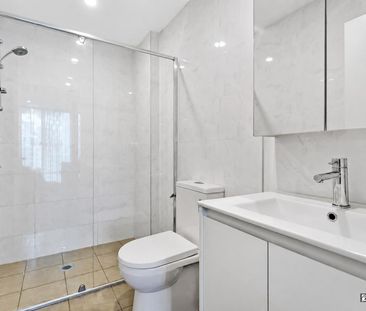Stylish Apartment Living in the Heart of Penrith - Photo 6