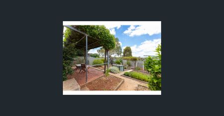 Beautiful Home in Established Thurgoona - Photo 3