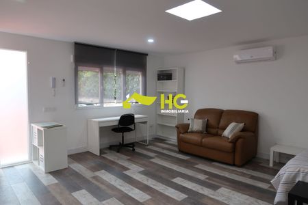 Alquiler Estudio en Urbanización - El Bosque, Villaviciosa De Odón - Photo 2