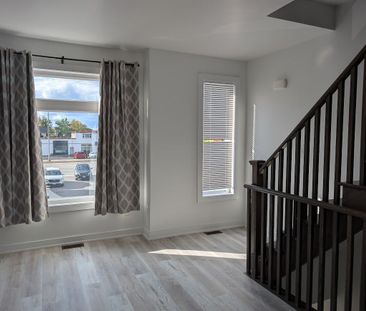 For Lease - 540 Essa Road Unit# 17, Barrie, Ontario - Photo 4