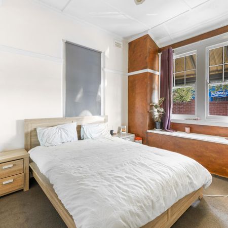 CENTRAL ALBURY FAMILY HOME WITH A BIG SHED! - Photo 5