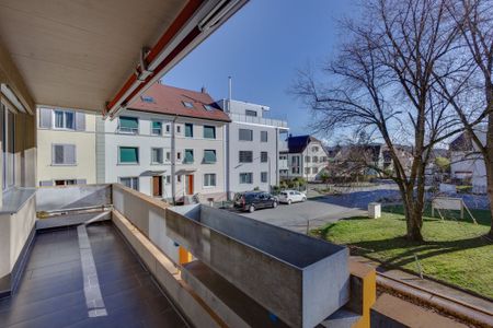 Modern and bright 3.5-room apartment in a quiet location in Birsfelden - Photo 2
