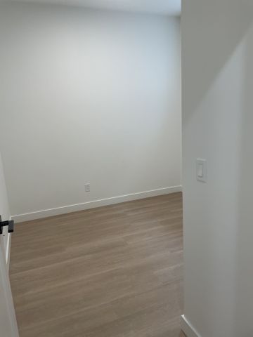Modern 3-Bedroom Townhouse in Killarney | $2,450 | Utilities Included - Photo 4