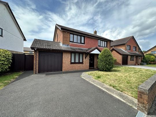 4 bedroom detached house to rent - Photo 1