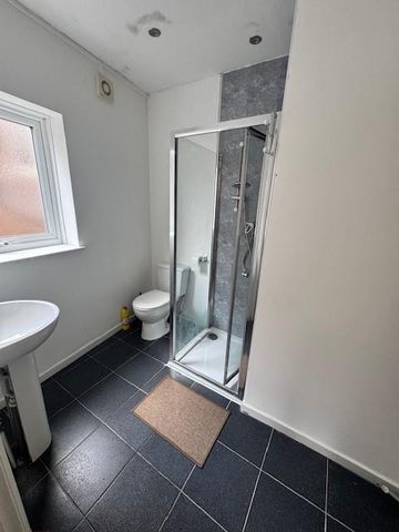 1 bedroom in a house share to rent - Photo 5