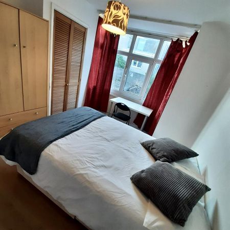 5 bedroom house to rent - Photo 2