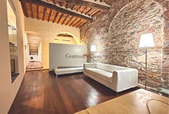 Appartamento 55 mq. di pregio, con garage e resede privata