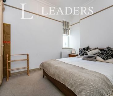 3 bedroom house to rent Montpellier House, Suffolk Square, Cheltenh... - Photo 2