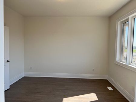 For Lease - 1235 Rexton Drive, Oshawa, Ontario - Photo 3