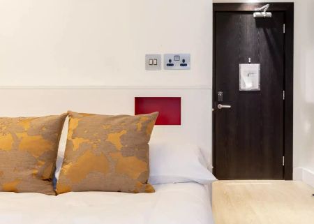 Classic Ensuite Upper Level - Photo 2