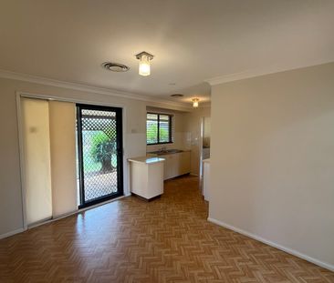 THREE BEDROOM HOME IN CONVENIENT LOCATION - Photo 5