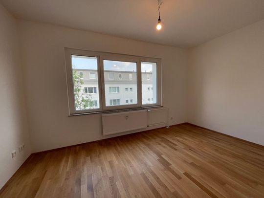 *** modernisiert! 3-Zimmer-Wohnung in erster Etage mit Balkon *** - Foto 1