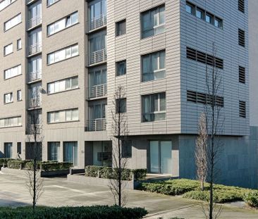 Appartement te huur in Schaarbeek voor € 1.000 met 1 slaapkamer - Photo 5