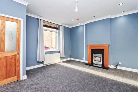 2 bedroom end of terrace house to rent - Photo 2