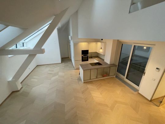 154 m² LUXURIÖSE DACHGESCHOSS-WOHNUNG -- TERRASSE -- KLIMA -- EXTRA STUDIO/BÜRO -- 2 EINGÄNGE! - Photo 1