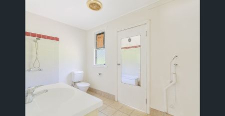 Charming Country Cottage in Eviron – Flexible Layout - Photo 4