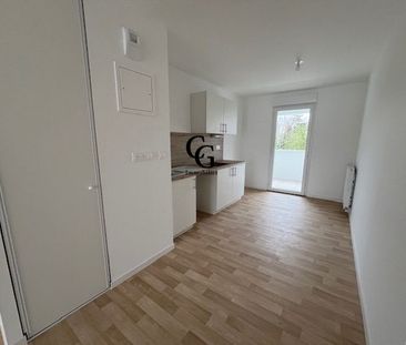 Location Appartement 3 pièces 75m² LES SORINIERES 44840 - Photo 3