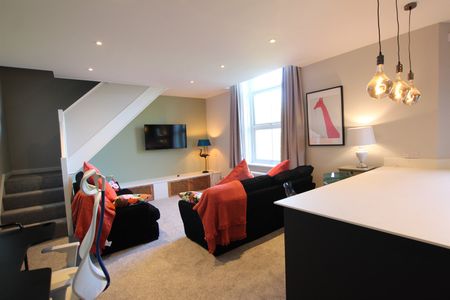 4, 8 North Road - Photo 4