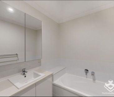 3 bedroom 2 level townhouse - Photo 6