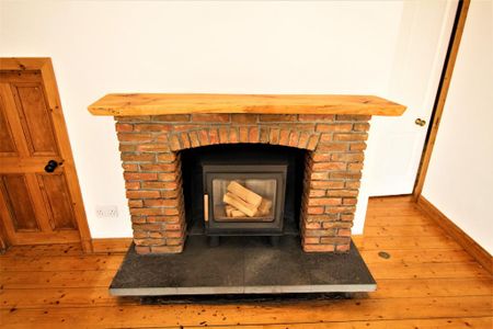 2 bedroom semi-detached house to rent - Photo 4