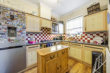 Seven Hills Road, Iver, Buckinghamshire,SL0 - Photo 5