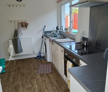3 Bed Bungalow, Nottinghamshire, NG8 - Photo 2