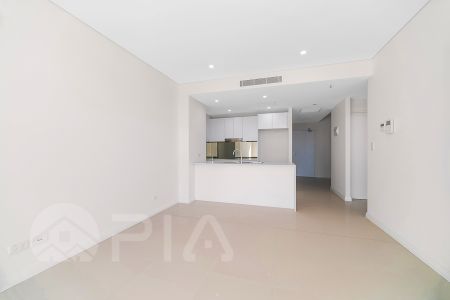 Modern 2 Bedroom Apartment with Study close to amenities For Lease - Photo 3