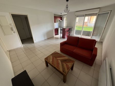 Location Appartement 2 pièces 42m² ONET LE CHATEAU 12850 - Photo 3