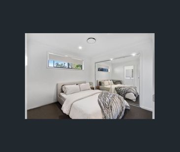 Modern 3-Bedroom Unit with Spacious Yard - Photo 6