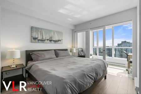 Condo in Downtown Vancouver, BC - Photo 5