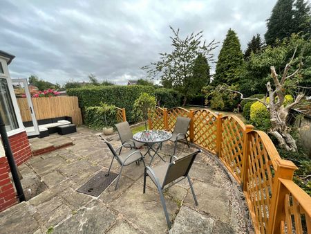 Semi-detached house to rent on - Photo 4