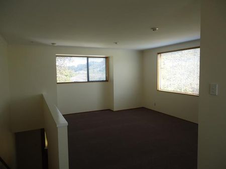 Great Sunny Townhouse in Karori - Photo 2