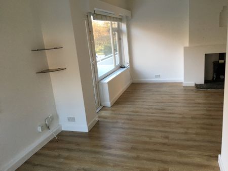 2 Bed Flat, Otley Road, LS16 - Photo 5