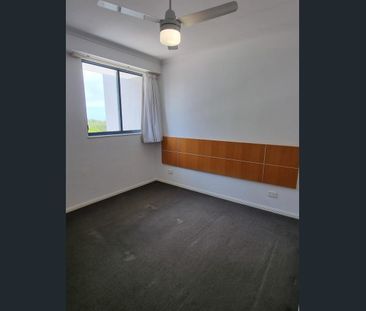 Ocean Facing Resort Living, Sunlit Entertainer with Spectacular Whi... - Photo 5