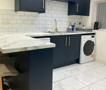 Room in a Shared House, Hugh Road, CV3 - Photo 1