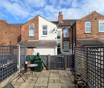 2 bedroom terraced house to rent - Photo 4