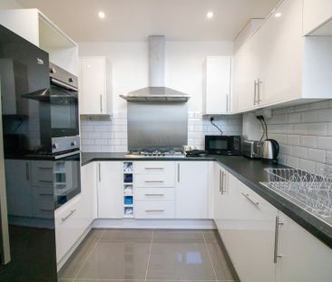 Rainham Road - Photo 2