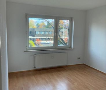 Wohnung- 2 Zimmer mit Balkon mit Aussicht in parkähnlichen Garten - Photo 1