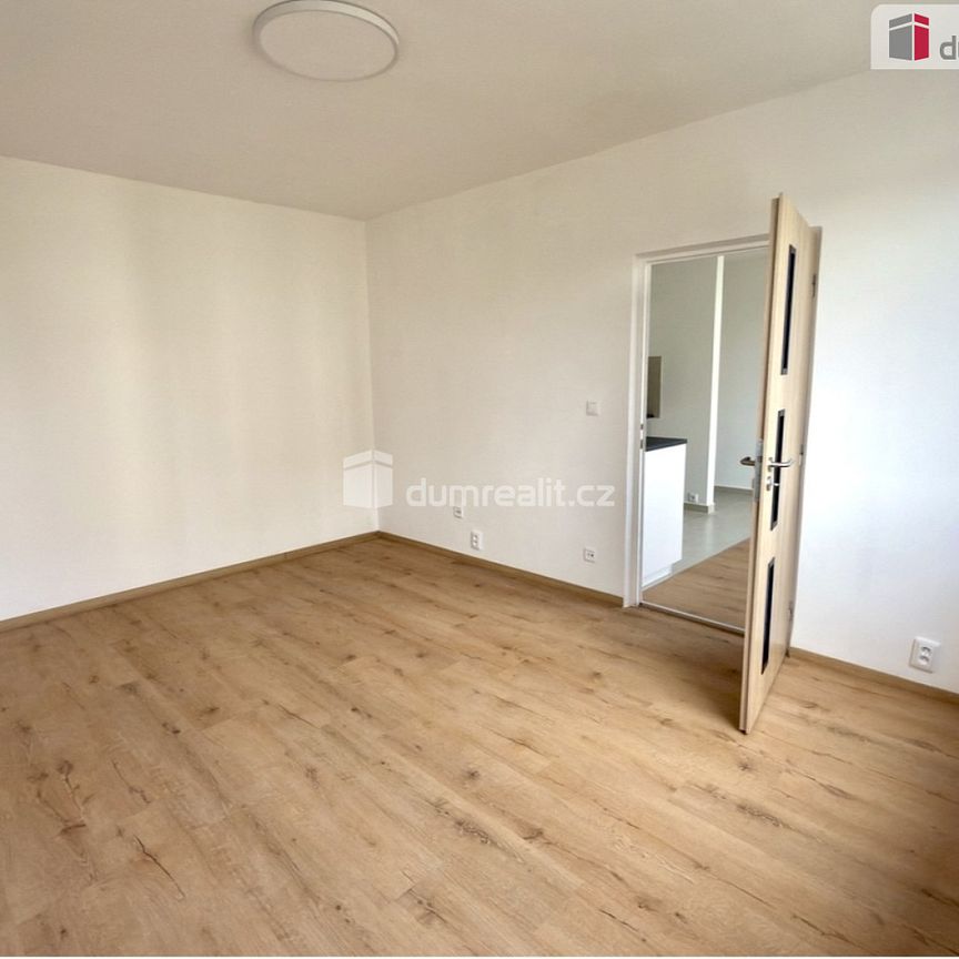 Pronájem bytu 1+1 35 m² - Photo 1