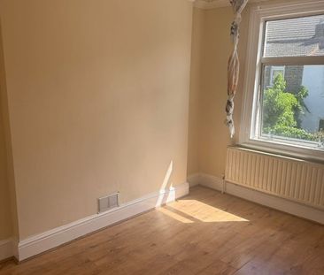 3 Bed Terraced House, Byron Road, E10 - Photo 3