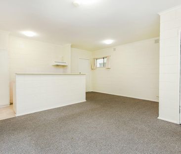City fringe living - Easy care lifestyle - Photo 2