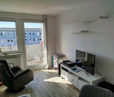 3 Zimmer Wohnung mit Balkon und Einbauküche - Foto 1