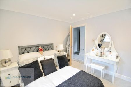 2 bedroom ground floor flat to rent - Photo 3